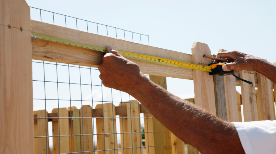 DIY or Hire a Pro? Installing a Fence Yourself vs. Professional Help